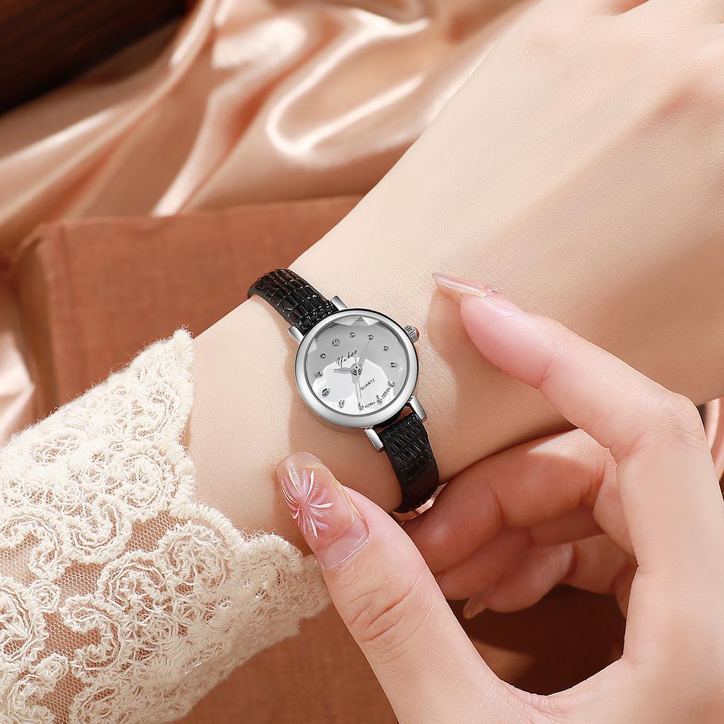 Casual Retro Roman Dial Quartz Watches Ladies Rectangle Leather Strap Wristwatch Clock Fashionable for Women Reloj De Mujer