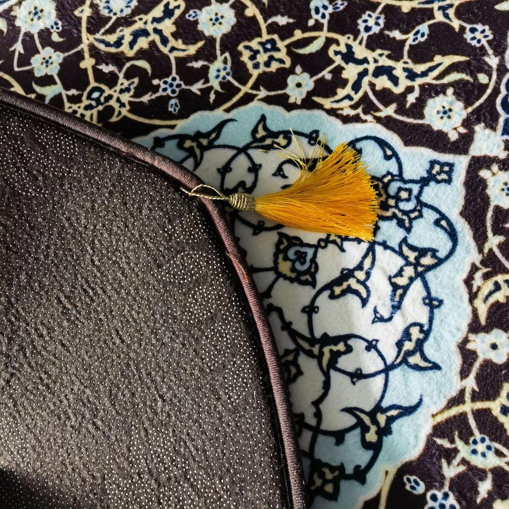 Custom Print Thick Flannel Irregular-Shaped Prayer Carpet & Living Room Floor Mat
