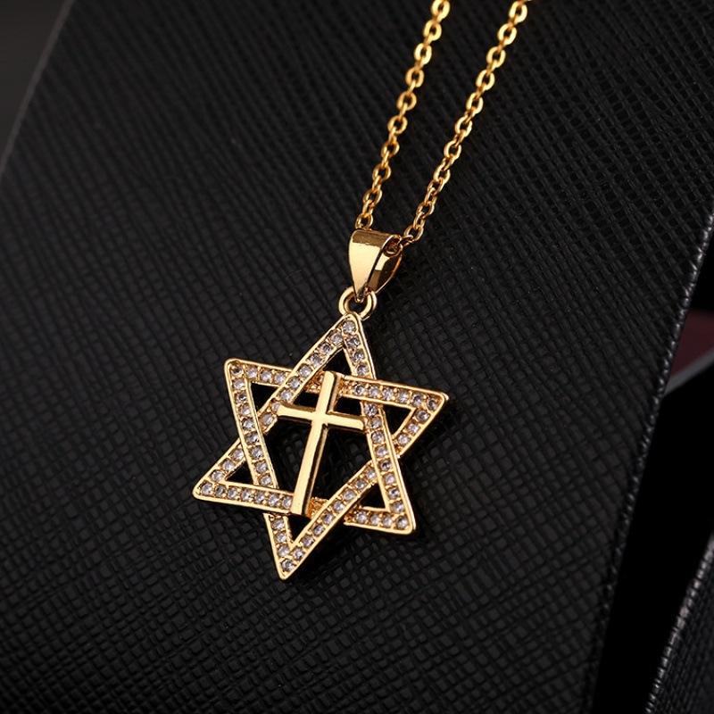 

Eryun ins retro punk cross personalized pendant necklace female, niche light luxury design titanium steel collarbone chain