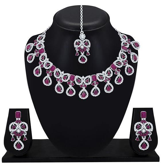 Lila Kristall-Diamant-Halskette mit Ohrringen und Maang Tikka für Damen – Schmuckset für Party, Hochzeit, Verlobung