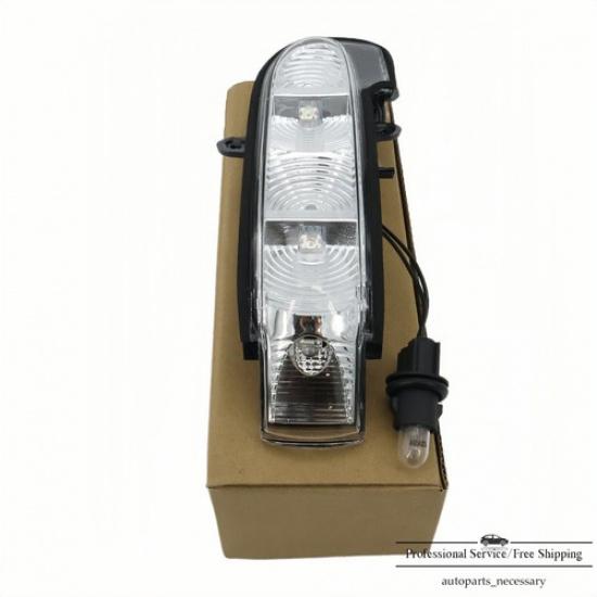 2038201421 Right Side Mirror Turn Signal Light For Mercedes W211 E320 E350 G500