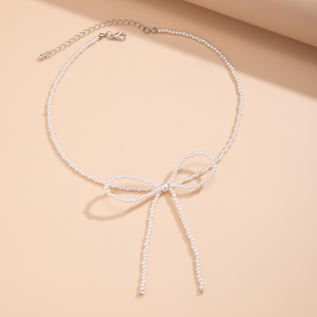 Small Black and White Beads Chain Bowknot Short Choker Necklace for Women Charms Trendy Ladies Collar on Neck Accessories Female