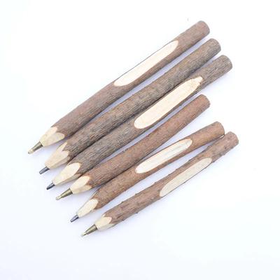 1 Stück Kreativer Kugelschreiber mit natürlicher Baumstammfarbe und Zweigschale, origineller ökologischer Kiefernstift im Stil, 1,0 mm, Stift, Geschenk für Schüler und Lehrer