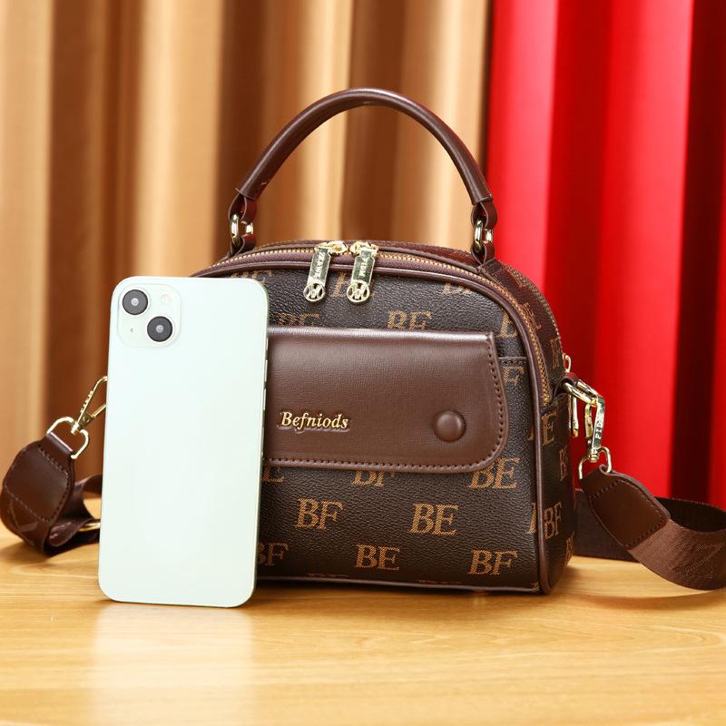 Bag Messenger Bag 2025 New Women's High-end Sense Foreign Women's Bag Versatile Portable Shoulder Bag Small Square Bag Women