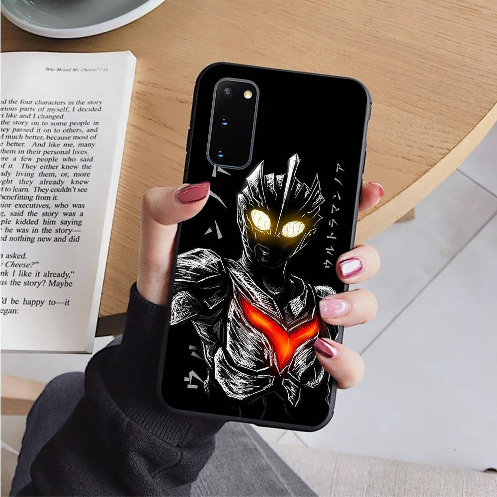 AD91 Ultraman Schwarze Hülle für iPhone 16 15 Plus 14 13 12 11 Pro 8 7 6S SE 5S X XR XS Max Realme C30 C33 C31 9I Huawei Y8P Y9 Weiche Hülle