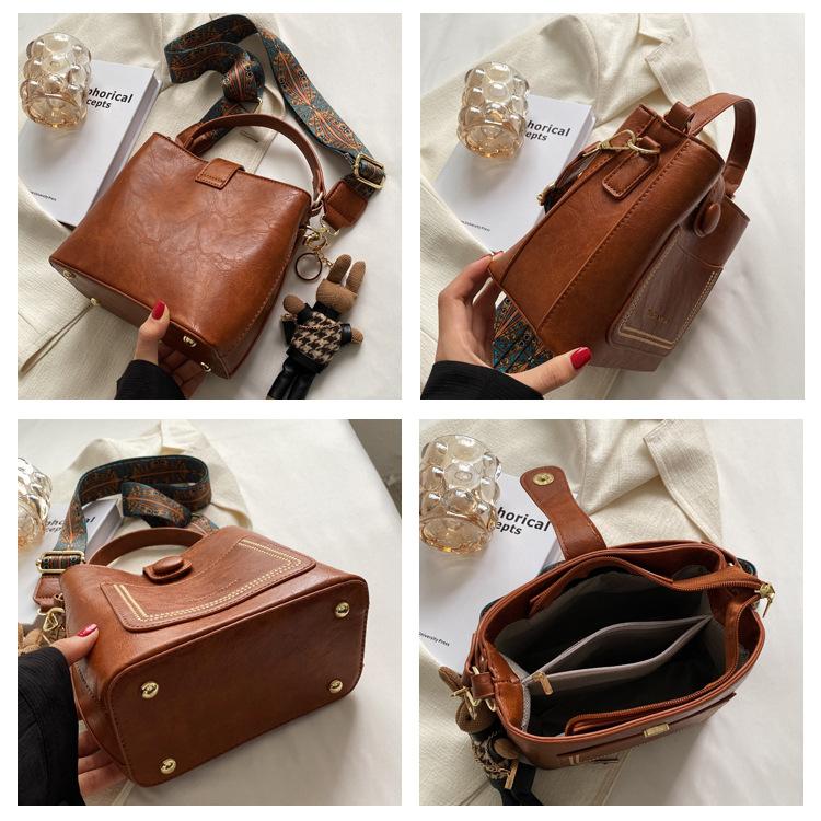 Sac ethnique tendance pour femme - Sac à bandoulière simple et rétro, texture couleur unie et toucher luxueux pour le transport.