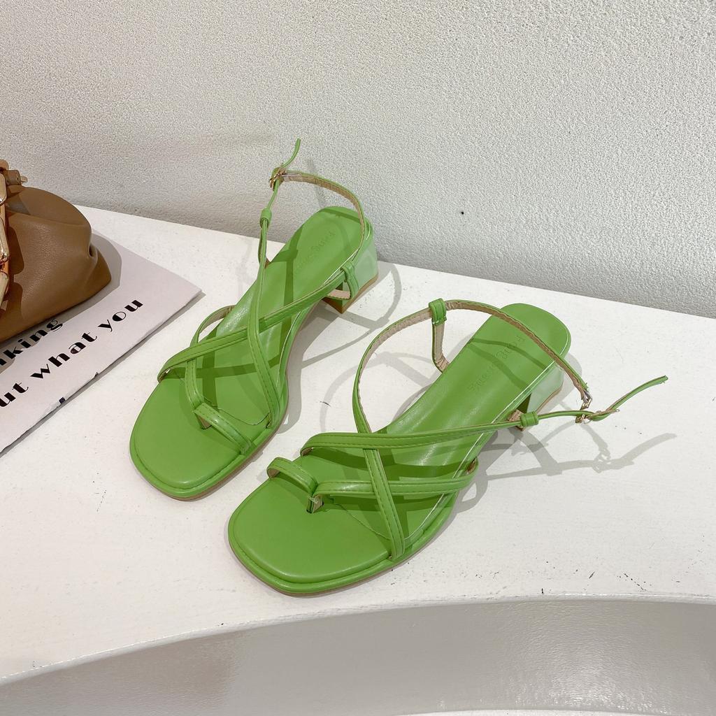 Mode Sandalen mit dickem Absatz Damen Sommer 2024 Zehensteg Mittelhoch Absatz Einfacher Riemen mit Wort-Schnalle Überkreuzt Römische High-Heel Sandalen Damen