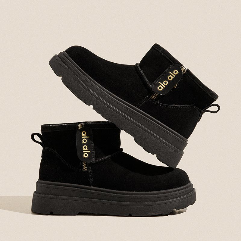 Snow Boots Women's Winter 2025 New Velvet Thickened Outdoor Thick-soled Leather Heightened and Warm Northeast Cotton Shoes Women's