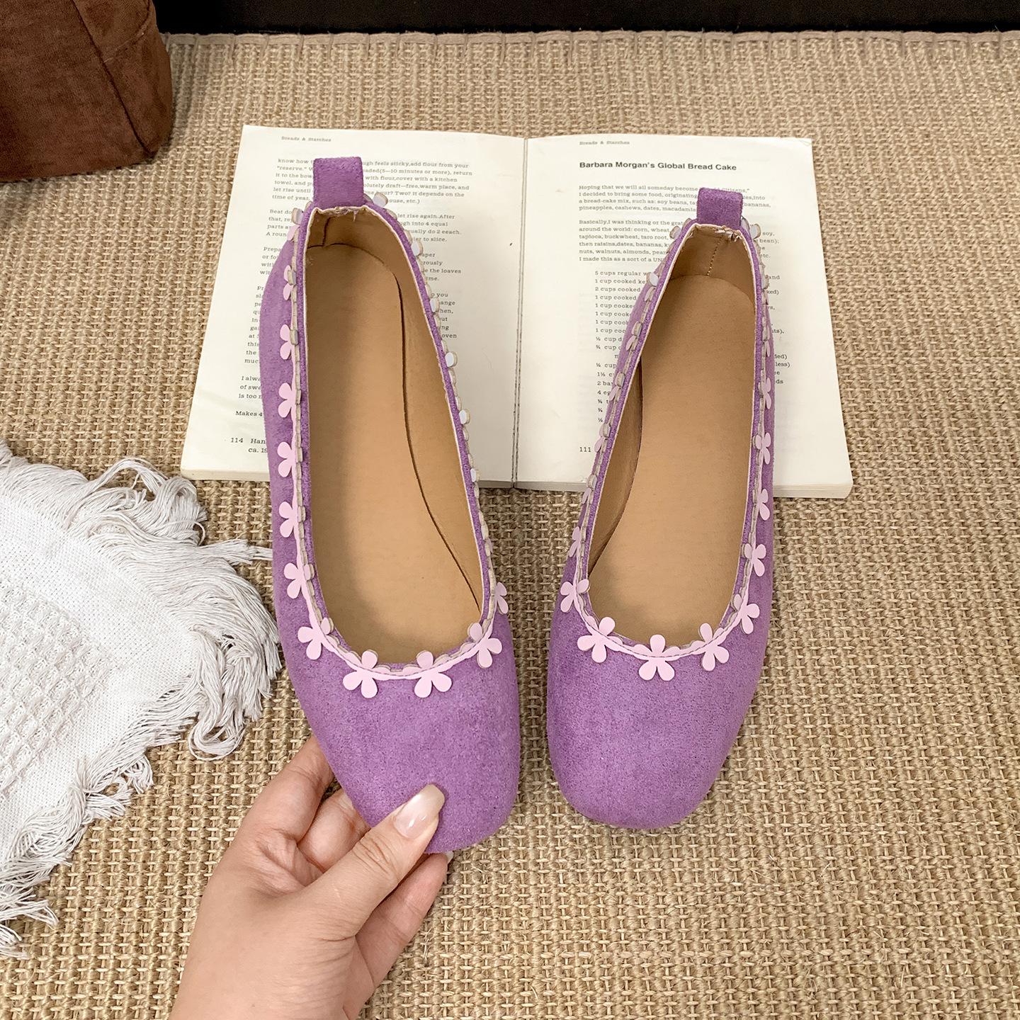 

Queen Fan retro red French flat-bottomed shallow mouth single shoes women s 2025 autumn skirt soft-soled Mary Jane shoes 40 фіолетовий