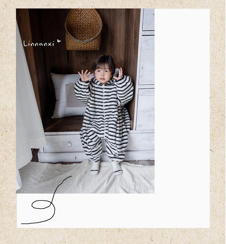 88291 Kinder Winter Gestreifter Einteiler & 25 Neue Kleine/Mittelgroße Korallenfleece Baby Warmes Set