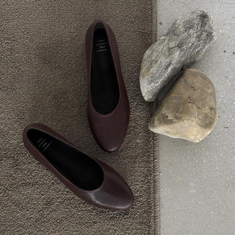 The new product is not extravagant and original, giant soft witch shoes~ leather flat-bottomed ballet single shoes women's spring 2025 versatile c