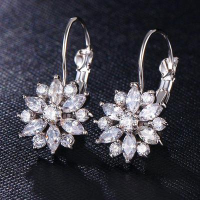 Kadınlar ve Kızlar İçin Moda En Son 18k Altın Kaplama AAA Kristal Elmas Küpeler