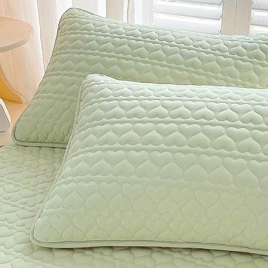 Padded Pillow Cover Quilted Waterproof Pillow Protector Heart Pattern Envelope Pillowcase Protection from Dust And Sweat for Home Bedroom School