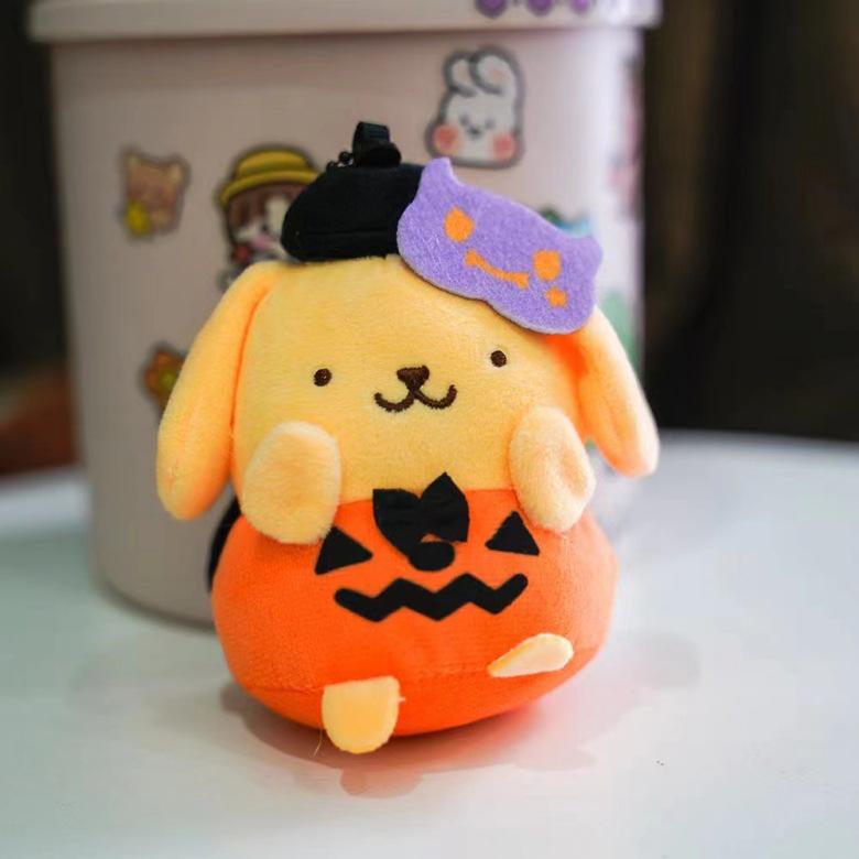Kuromi Halloween Plüschtier mit Perlenkettenumhang
