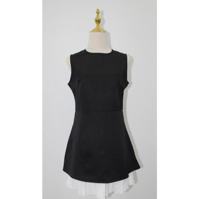 Women Black White Contrast Sleeveless Round Neck Mini Dress Pleated Hem Patchwork Slim Fit Elegant Evening Party Casual Vacation Short Dress