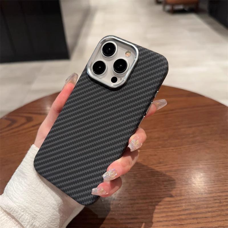 Carbon Fiber Pattern Magnetic Suction Suitable for IPhone16promax Mobile Phone Case Matte Apple 14 Ultra Thin 15 New Simple