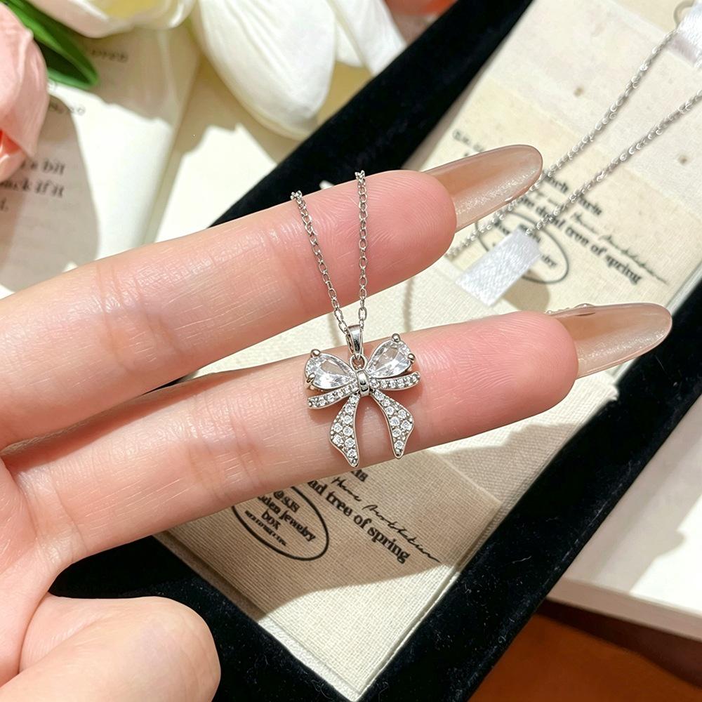 Women's Light Luxury Cross-Border Bow Necklace with Micro-Inlaid Zircon – Non-Fading, Versatile Fashion Accessory