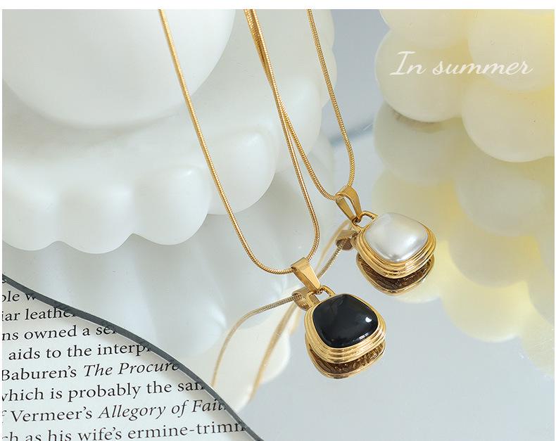 Elegant Black & White Faux Pearl Pendant Necklace for Women with Gold-Plated Titanium Steel Snake Chain