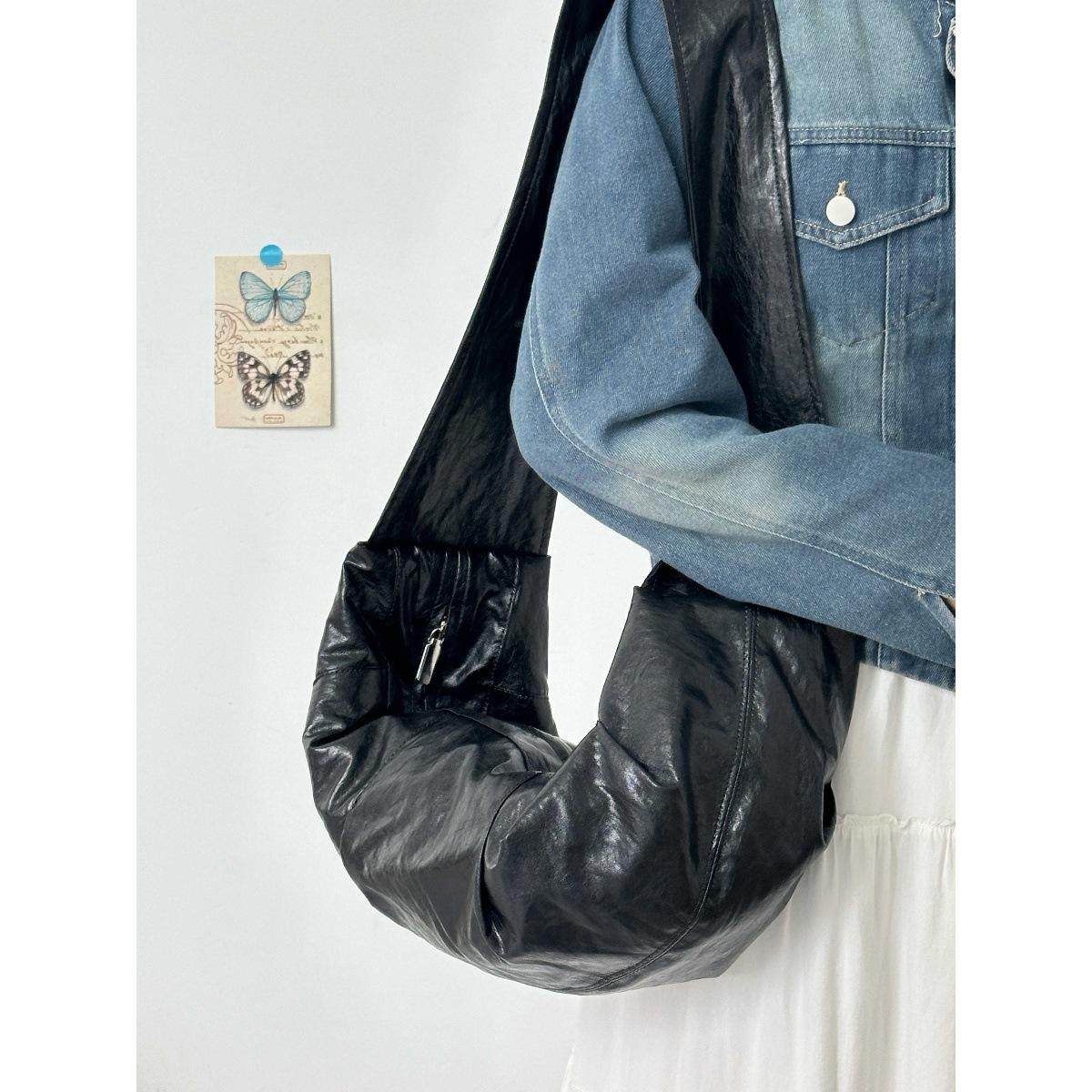 

Жіноча модна сумка преміум-класу з широким плечовим ременем для пельменів на одному плечі. чорний