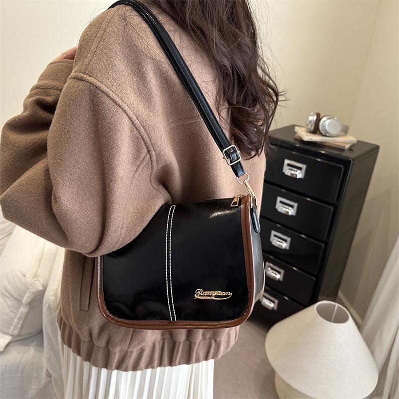 High-end temperament fashionable women's bags, the new trend texture of the season, middle-aged mother shoulder messenger bag