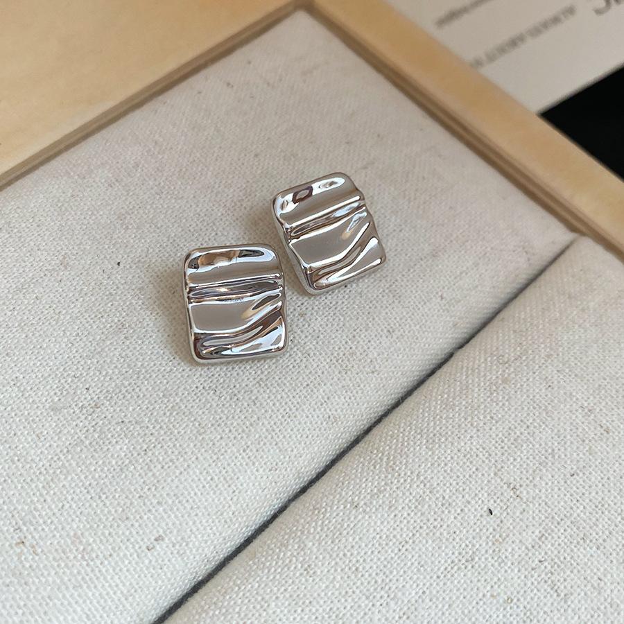 

Персонализированная квадратная овальная серьга для женщин Европа и Америка Металлическая серьга-гвоздик 2025 Минималистичный женский свадебный циркон в подарок