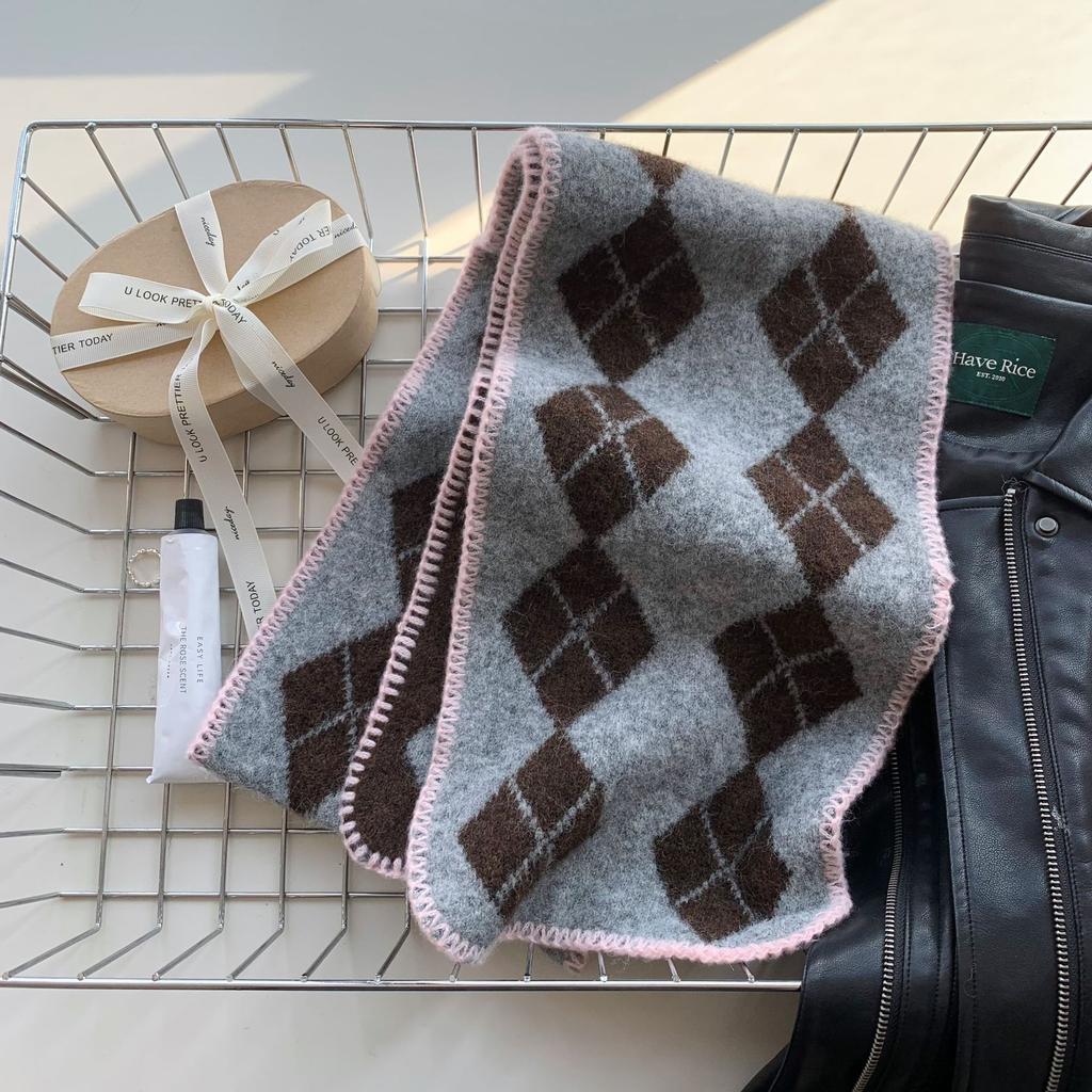 Korean high-end feeling rhombus plaid scarf women's winter atmosphere thickened warm neck protection scarf shawl