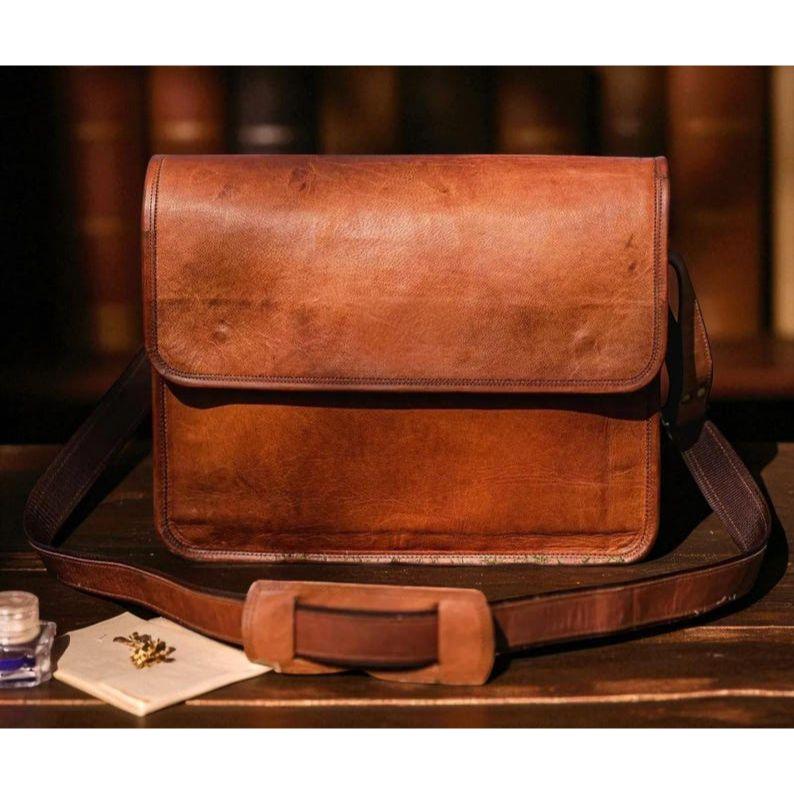 Leder Laptop Messenger Aktentasche für Trauzeugen Herren, Monogramm Cross Body Computer Sling Satchel Projekt Tasche, Geschenke