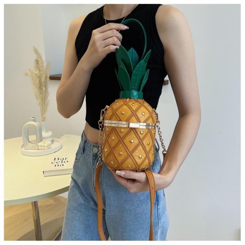 Nuova Borsa a Tracolla da Donna Personalizzata a Forma di Ananas Piccola Fresca per Ragazza Adolescente Singola Spalla Stile Straniero Intrecciata con Borchie e Catena Chiusura Borsa Rotonda