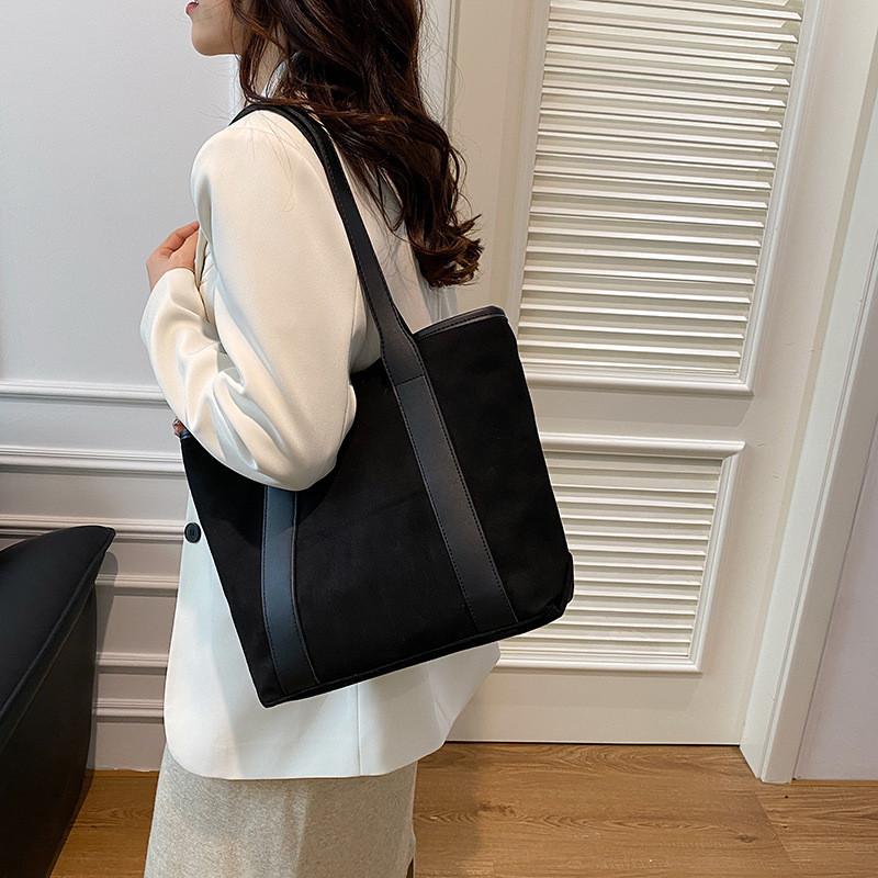 Ins Contemporary Style Womens Tote Bag Large Capacity With Soft Pu Material And Lining Polyester