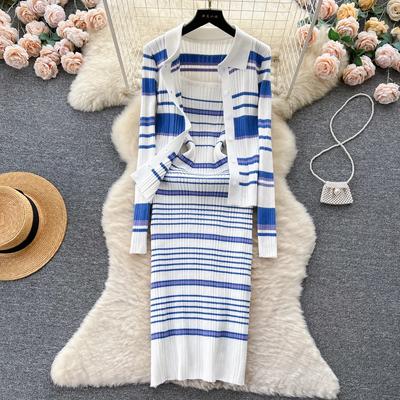 Maglione lavorato a maglia a righe autunno-primavera adatto a cardigan elastici da donna + abito con cinturino set a due pezzi