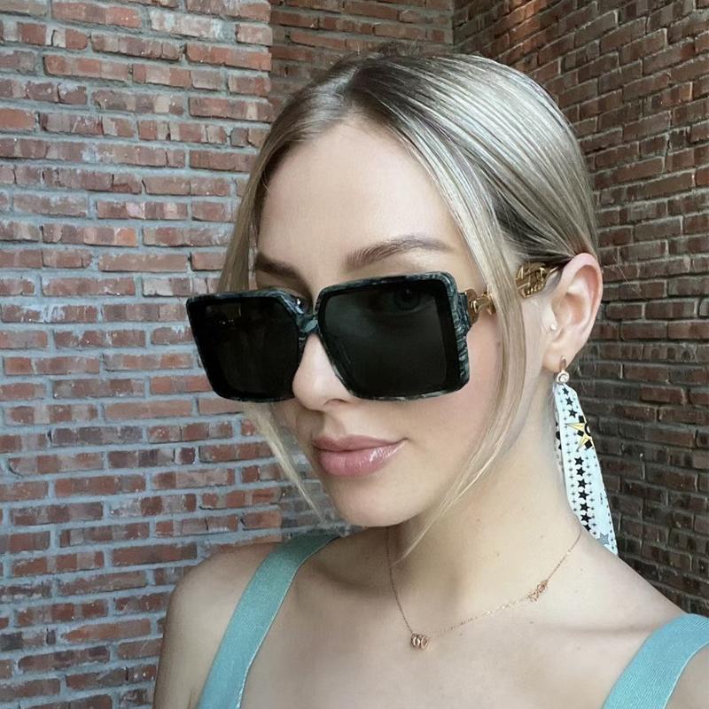 Fashion New Large Frame Square Retro Personality Chain Lens Leg Design Sunglasses INS Style Street Po Eyeglasses Female