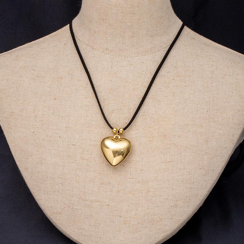 Korean Fever Love Pendant Necklace Adjustable Long Retro High-End Clothing Accessories Sweater Chain