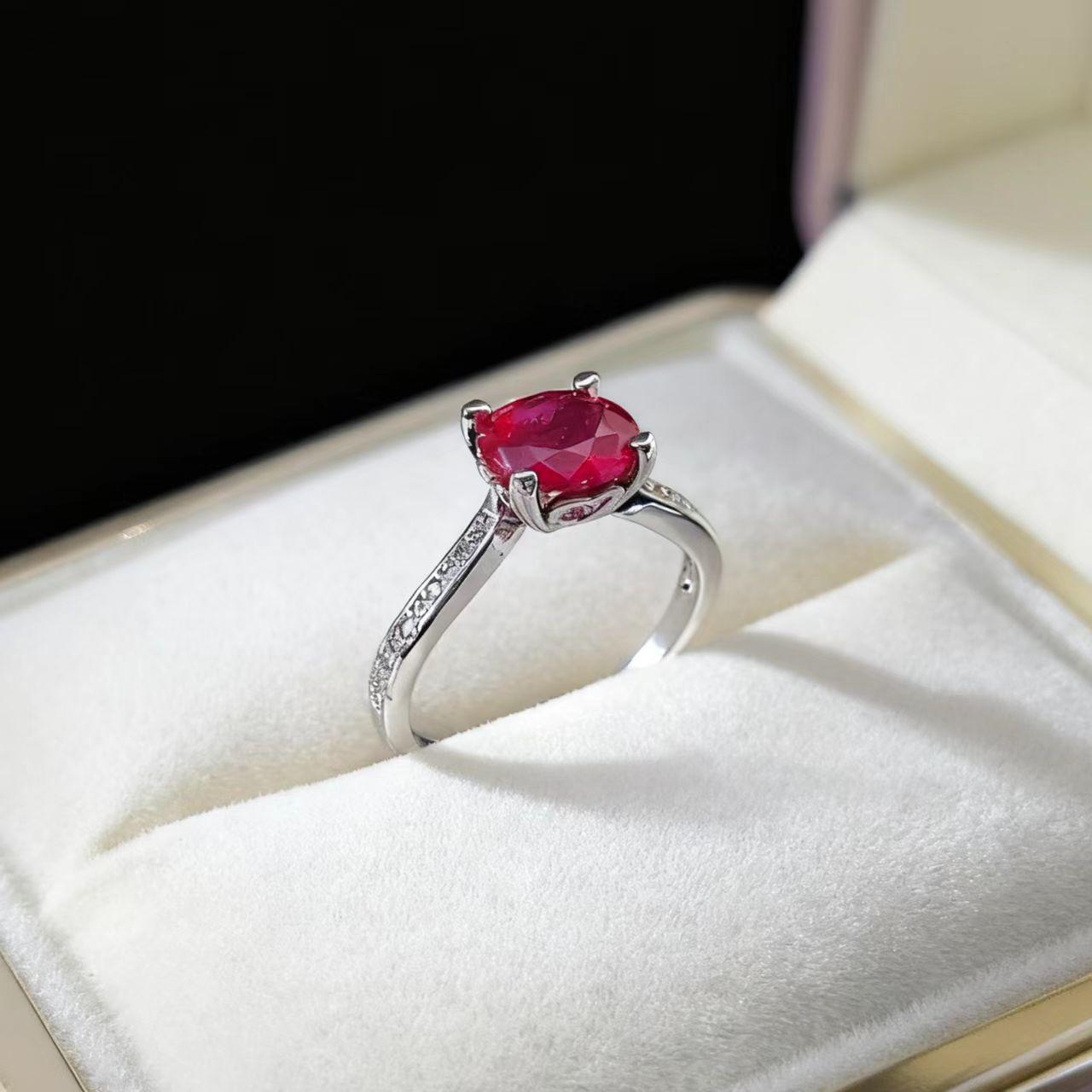 

Аксессуары Имитация Шри-Ланкийского Рубина Сапфира Кольцо Женская Мода Простое Цветное Сокровище Кольцо с Четырьмя Лапками Adjustable opening