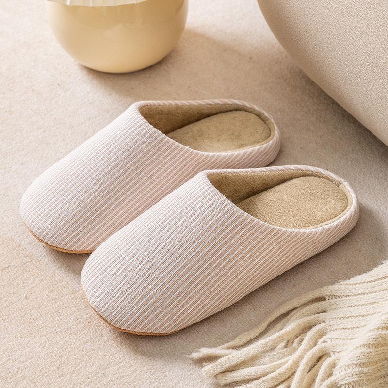 Zapatillas de Algodón Silenciosas Estilo Japonés para Mujer - Suela Blanda Cuatro Estaciones, Terciopelo Cálido, Silenciosas para Interiores, Ideales para Posparto, Parejas
