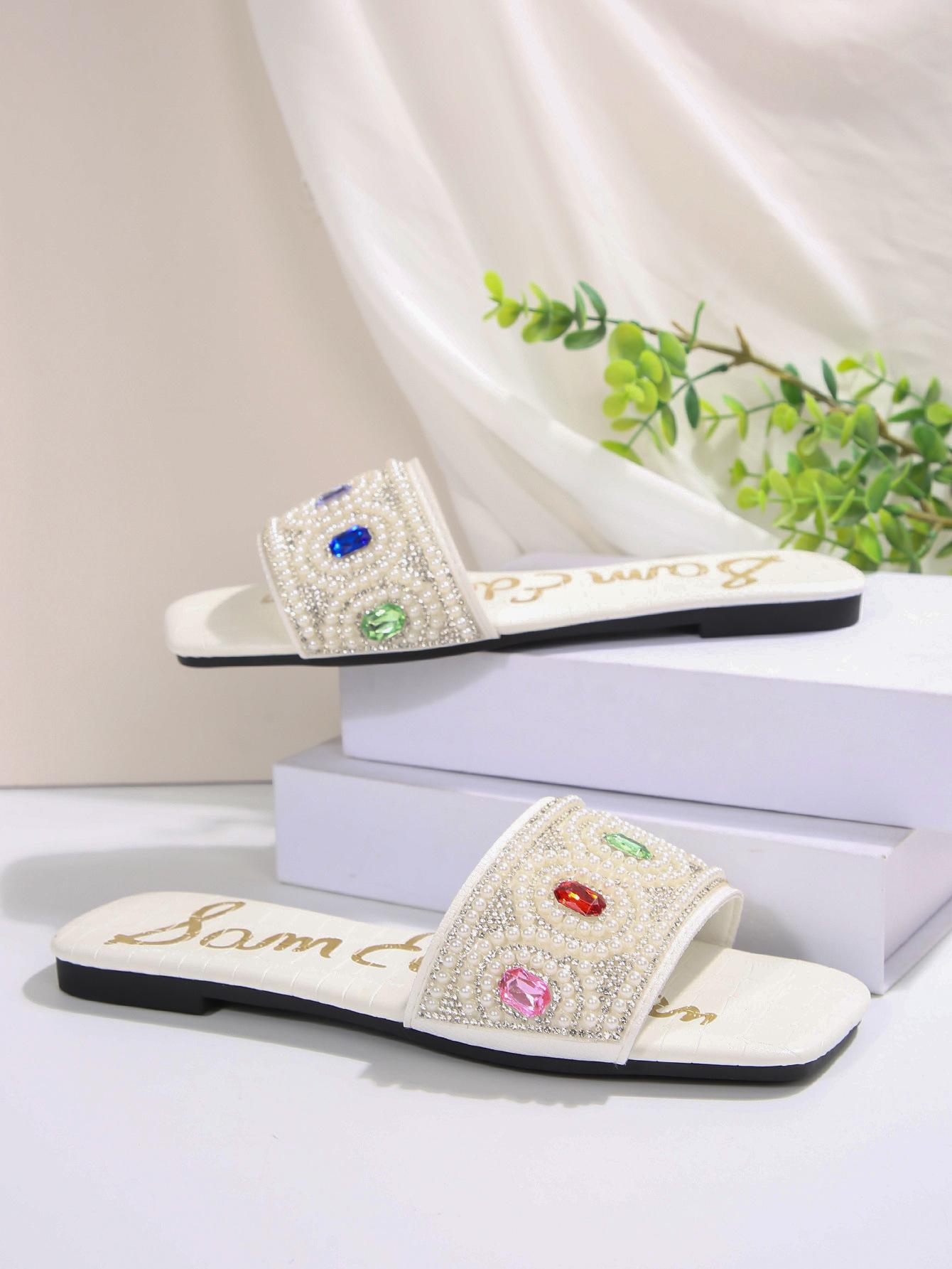 

[Foreign Trade] Xiaoxiangfeng Slippers Women s outerwear ins Fashion Flat Bottom Pearl Soft Bottom French Sandals Beach 43