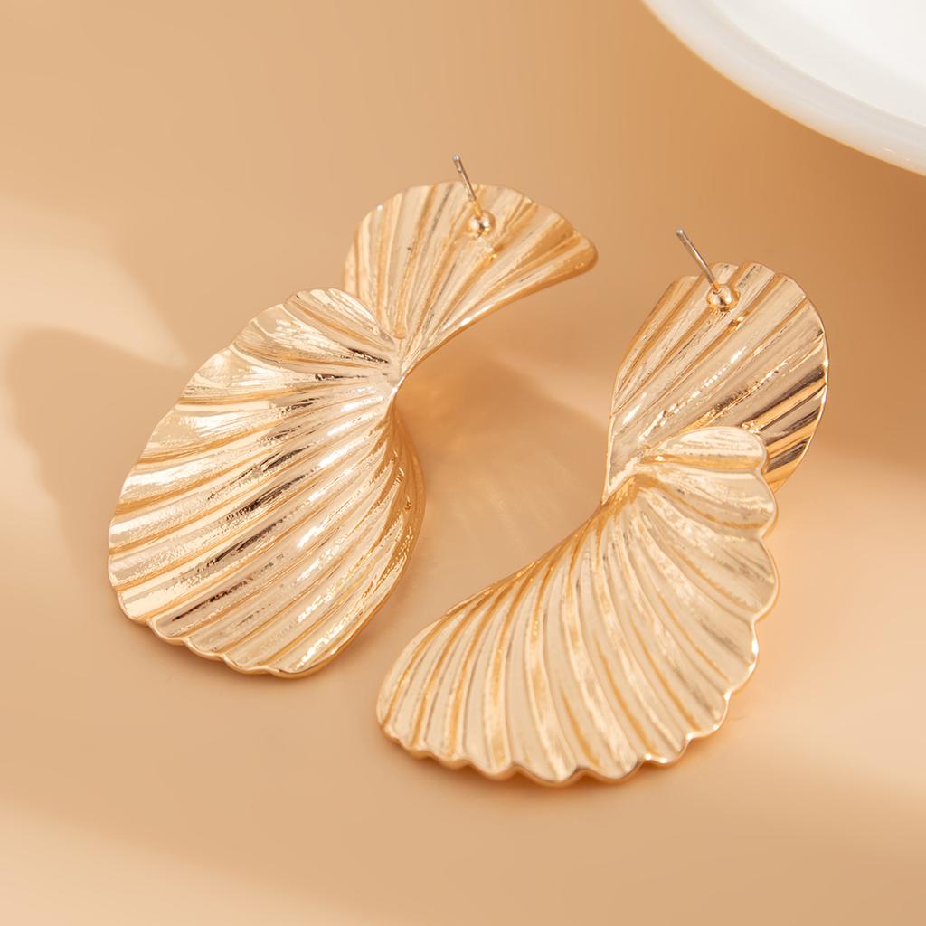 Light Luxury Style Irregular Alloy Earrings Fashionable Geometric Earring Set New Model