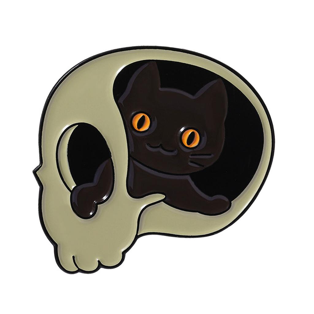 Stylish Gothic Cat Brooch With Skeleton Claw Design Unique Skull Cat Fashion Pin For Halloween Party Costume Accessories