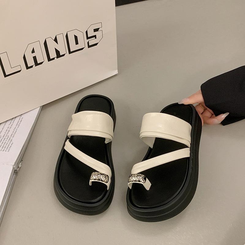 Thick-bottomed muffin set toe slippers women's summer new outer wear feeling open-toed small person heightened heel beach cool slippers