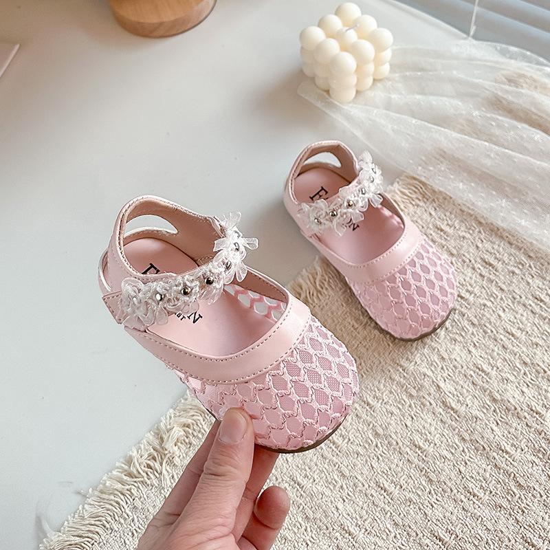 Children's Hollow Woven Sandals2026Spring and summer cute lace flower princess sandals for toddlers, beach shoes