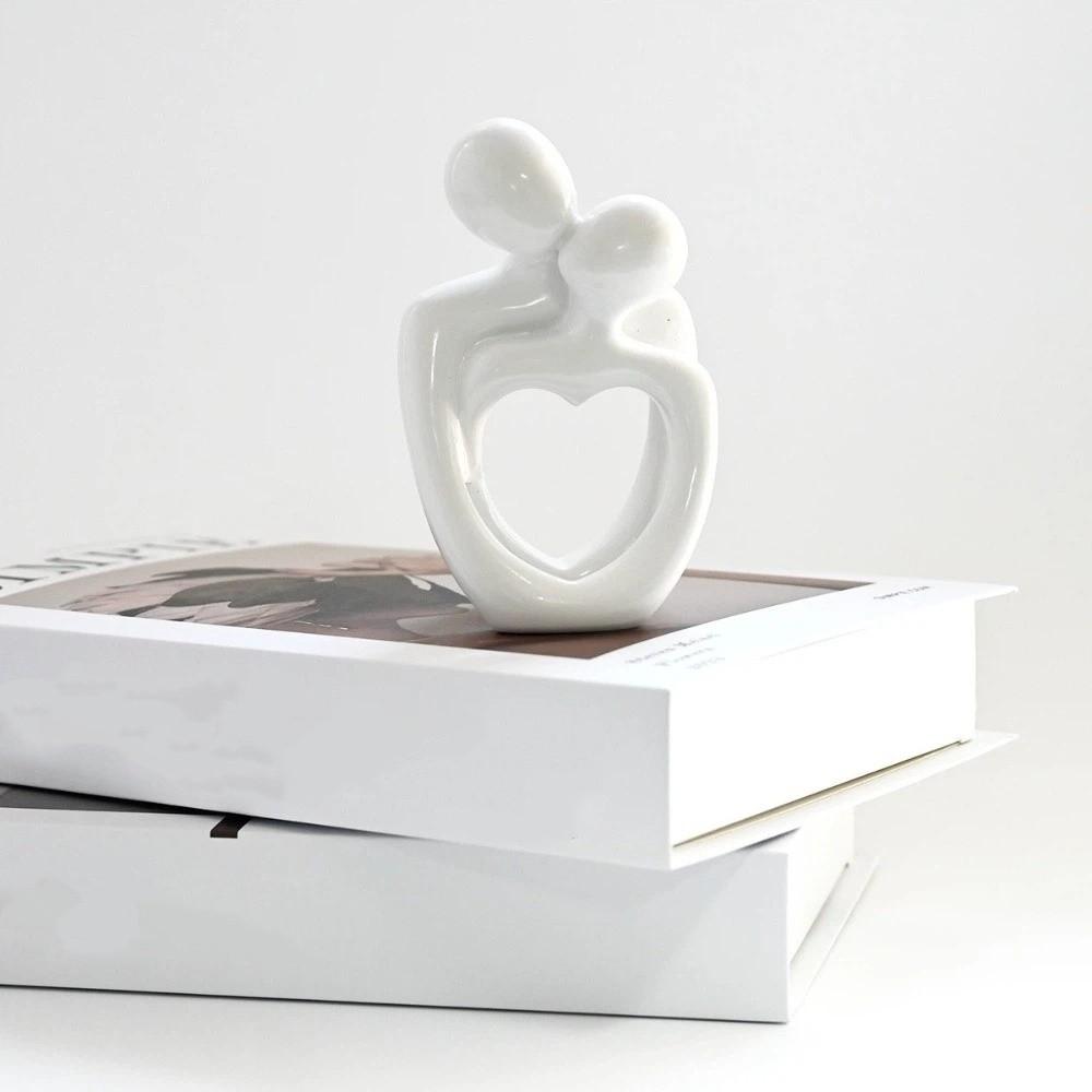 Creative Couple Embracing Sculpture Resin Home Ornaments Party Abstract Sculpture Ornaments  Office