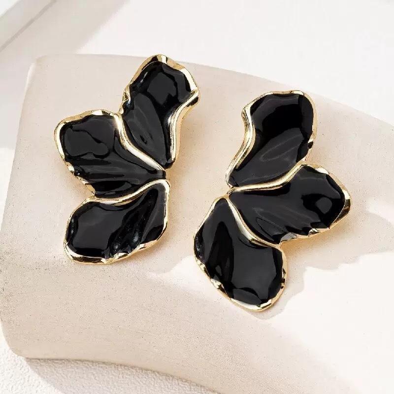 Irregular Petal Shape Metal and Cream Earrings for Fashion and Party Wear