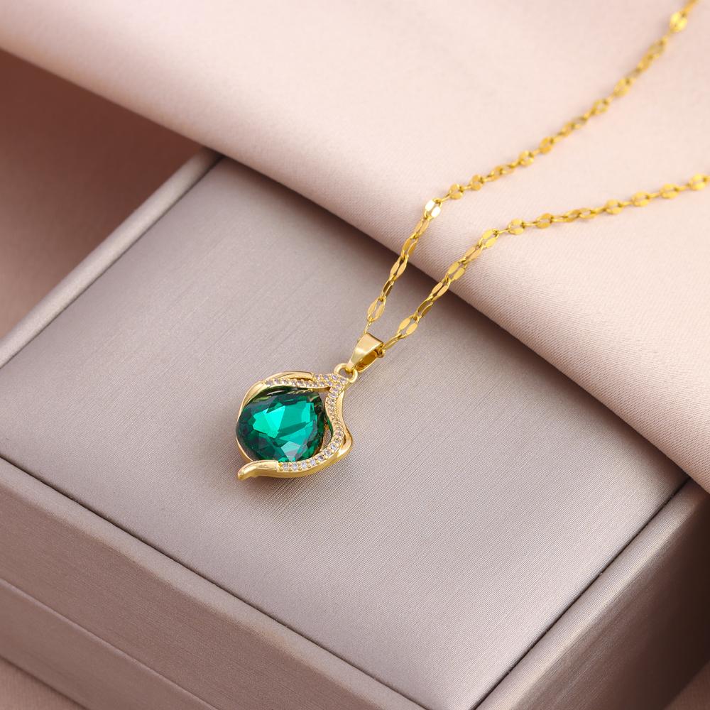 New Vintage Luxury Green Zircon Crystal Pendant Stainless Steel Necklaces For Women Trendy Retro Female Clavicle Chain Jewelry
