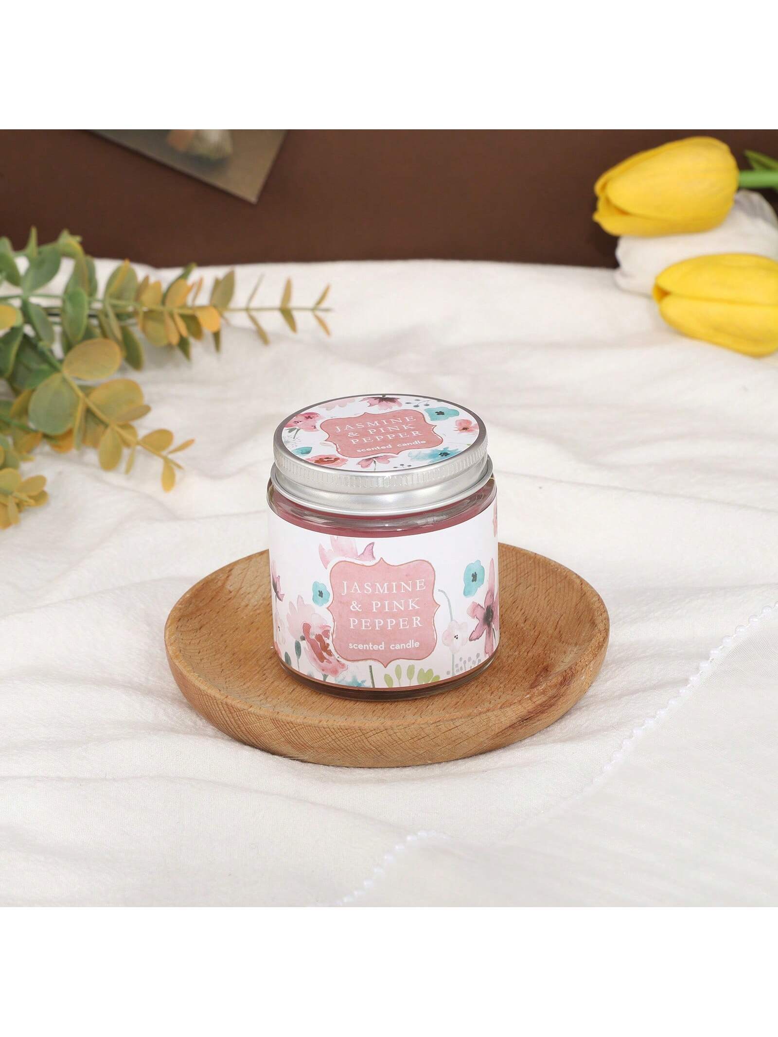 Soy scented candles for smoke-free and environmentally friendly bedrooms, cross-border souvenirs with soy scented candles красный