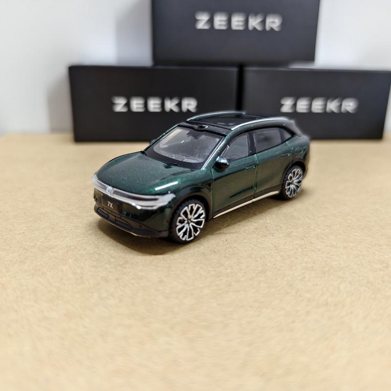 1:64 Zeekr 7X SUV Modèle de Voiture en Alliage Moulé sous Pression Métal Véhicule à Énergie Nouvelle Modèle de Voiture Échelle Miniature Simulation Collection Jouet pour Enfants Cadeau