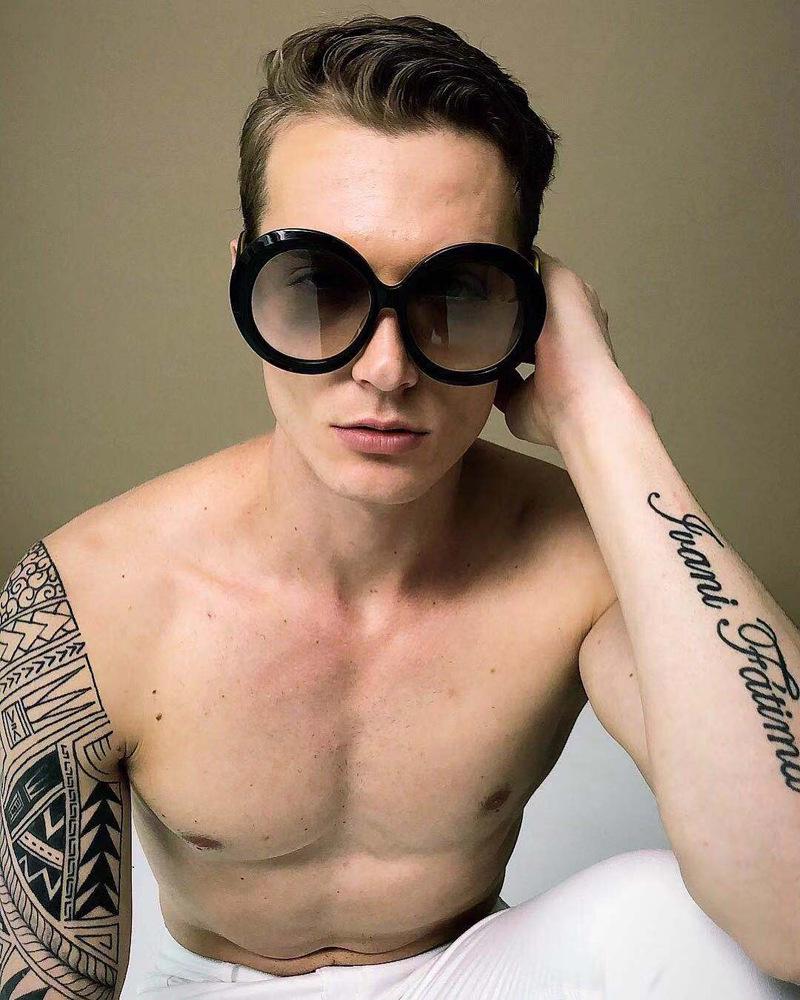 Oversized Retro Round Sunglasses for Women & Men - European & American Trendy Style (Model S8079)