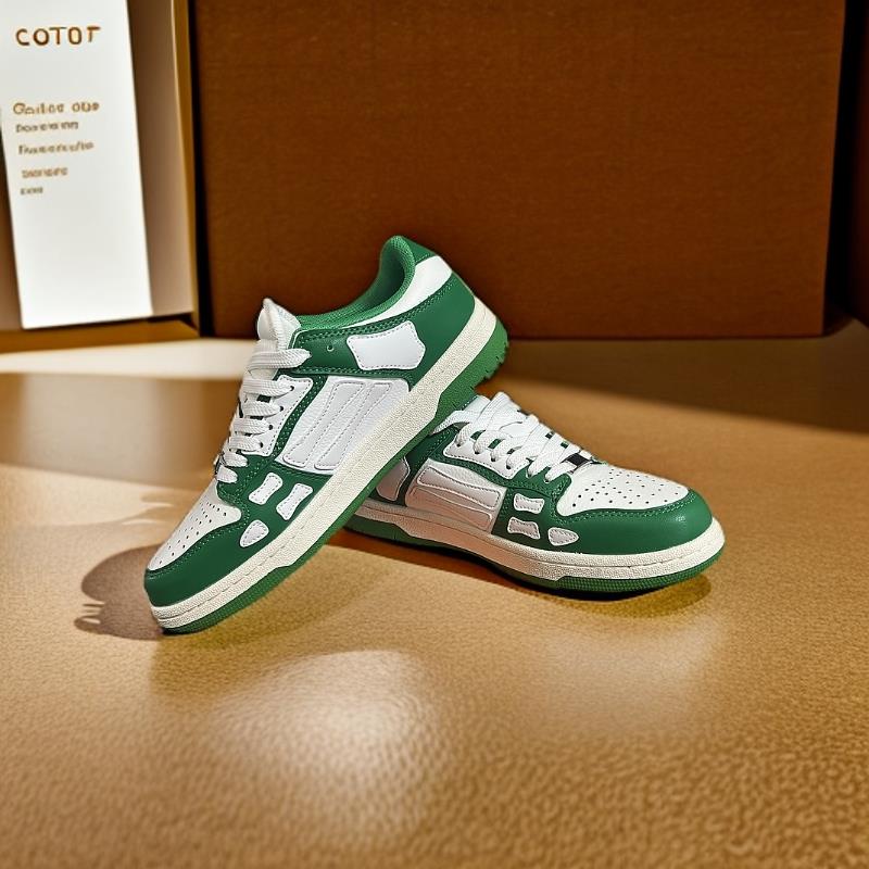 Retro Chic: 2025 Autumn/Winter Leather Low-Top Dirty  Shoes for  Couples