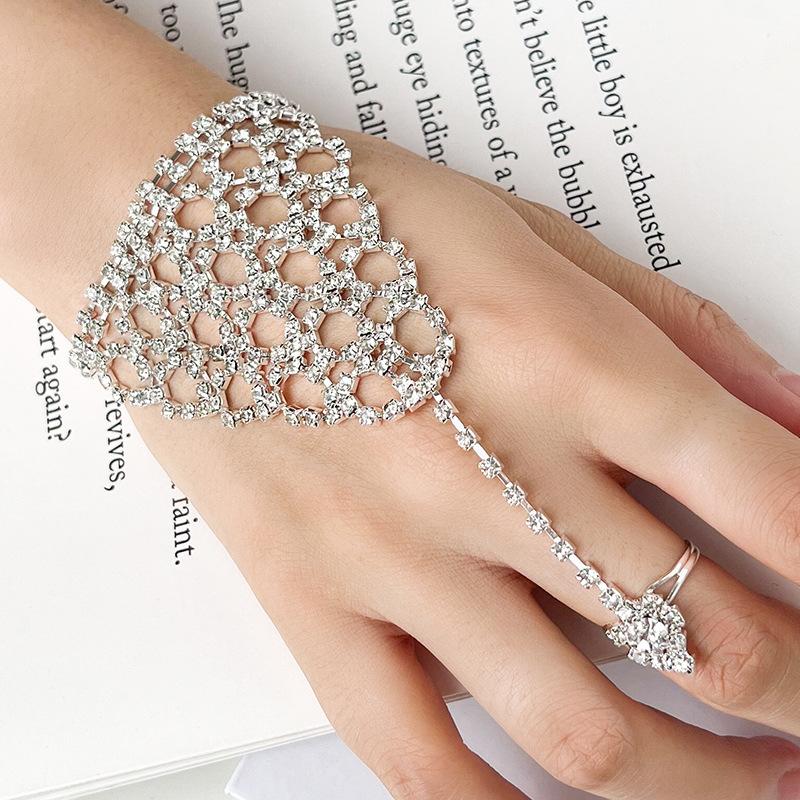New personalized fashion jewelry jewelry diamond bracelet ring integrated chain women's mixed and matched back chain elegant and versatile