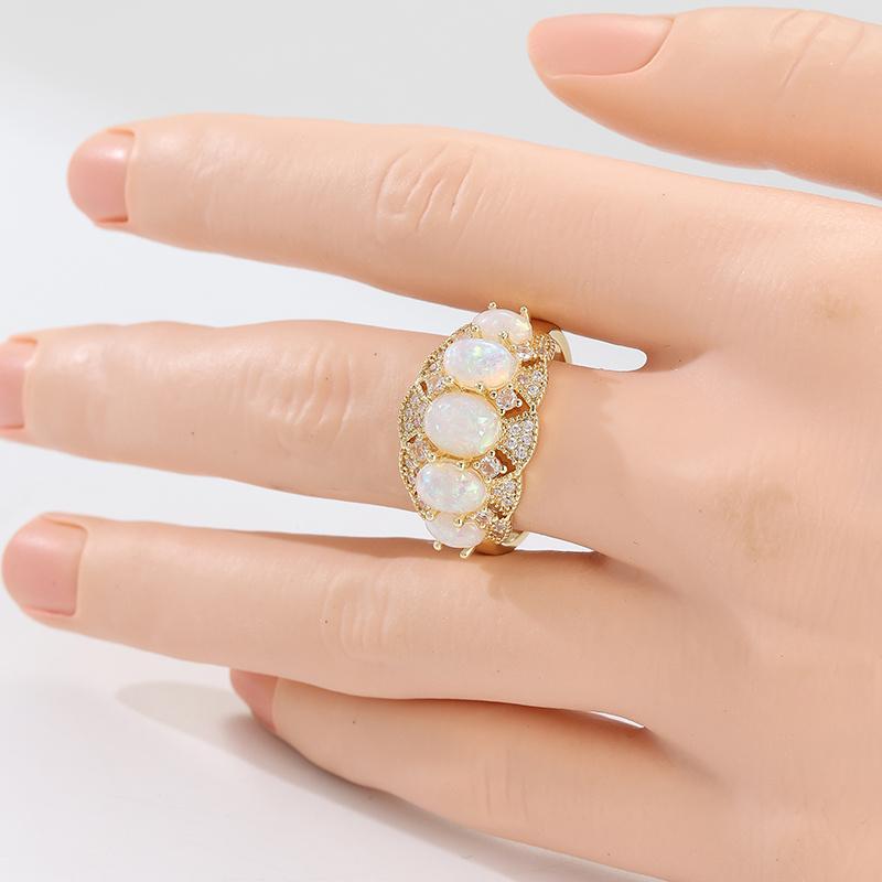 Elegant Luxury Fashion Women's Ring Simple Versatile Synthetic Oval Fire Opal Stone Engagement Band Rings Jewelry
