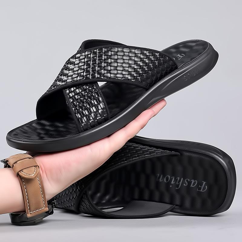 

Summer new soft-soled men s beach shoes outdoor casual non-slip sandals fashion trend sandals men 38