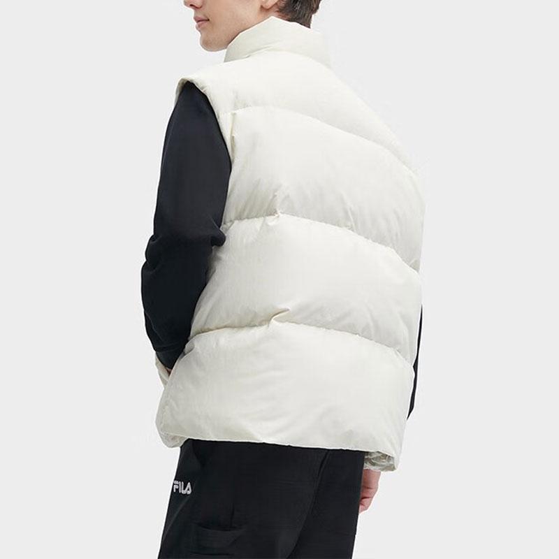 Fila Pikowana kamizelka puchowa z nadrukiem logo z liter, podszewką i luźnym krojem, unisex, mlecznobiała F51U349903F-IV